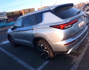 MITSUBISHI Outlander 2022 2.5 - 6