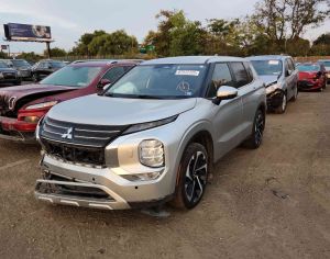 MITSUBISHI Outlander 2022 2.5 - 7