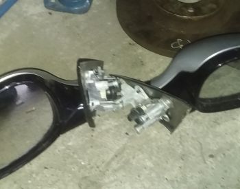 BMW 320 2010-2011 - 1