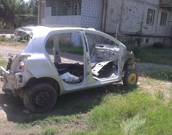 TOYOTA Vitz 2005-2011 - 3