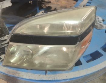 TOYOTA Noah 2001-2006 - 1