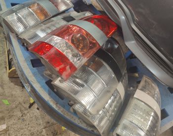 TOYOTA VOXY 2001-2006 - 2