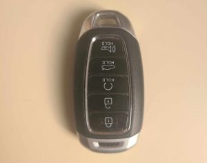 HYUNDAI Elantra - 1