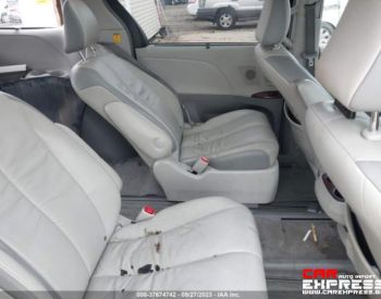 TOYOTA Sienna 2011 3.5 - 5