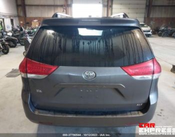 TOYOTA Sienna 2011 3.5 - 8