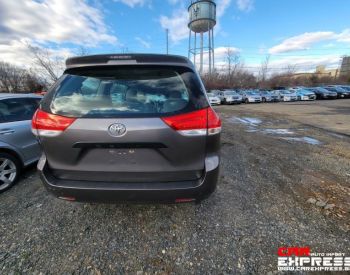 TOYOTA Sienna 2011 3.5 - 9