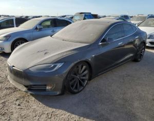 იშლება Tesla model s რესტაილინგები