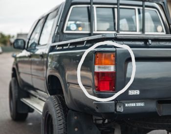 TOYOTA Hilux 1989-1995 - 1