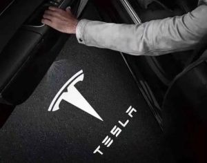 Tesla კარის განათება – თეთრი Tesla “T” ლოგო (ყველა მოდელი), 2 ცალი - 4