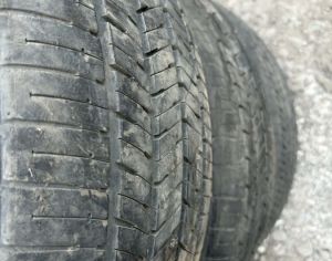 R18 235/60 All Seasons - 1