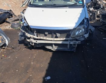 NISSAN Serena 2002 2.0 - 3