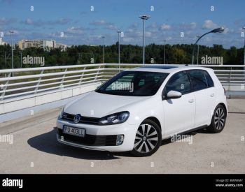 VOLKSWAGEN Golf 2011 2.5