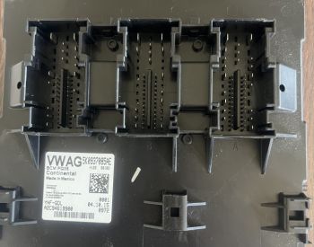 VOLKSWAGEN Passat 2015-2018 - 1