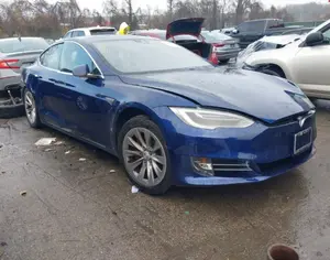 TESLA Model S 2018 0.1 - 3