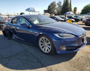 TESLA Model S 2018 0.1 - 3