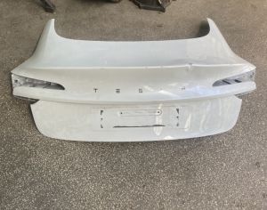 TESLA Model 3 2019-2025