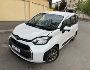 TOYOTA Sienta 2023 1.5