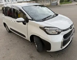 TOYOTA Sienta 2023 1.5 - 2