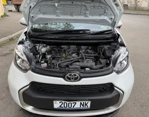 TOYOTA Sienta 2023 1.5 - 8