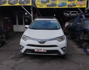 TOYOTA RAV 4 2018 2.5 - 5