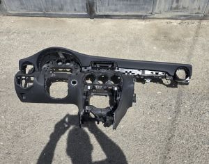 W205 2015-2021 AMG ტორპედო თეთრი ნაკერით