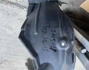 TOYOTA Yaris 2009-2011 - 2