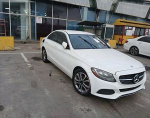 MERCEDES-BENZ C 300 2016 2.0 - 2