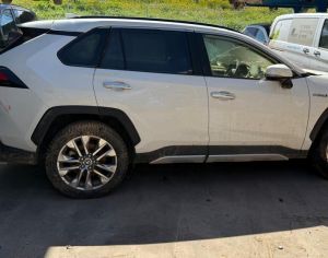 იშლება TOYOTA Rav4 2016-2023