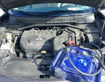 MITSUBISHI Outlander 2007 3.0 - 5