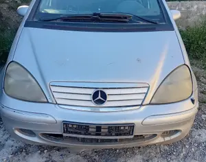 იშლება Aკლასი 1999 დან 2004 მდე მობ 558 94 34 28