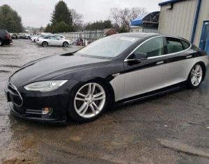 TESLA Model S 2015 0.8