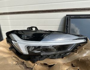 VOLVO XC40 2021-2025