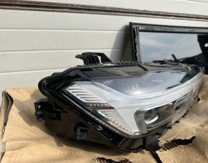 VOLVO XC40 2021-2025 - 2
