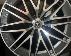 R22 MERCEDES-BENZ GLE 63 AMG 2025-2026