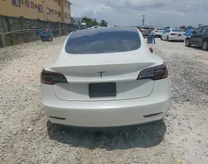 TESLA Model 3 2020 0.1 - 8
