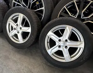 R15 TOYOTA Prius C 2011-2019 - 2