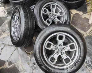 R17 FORD Escape 2025 - 12