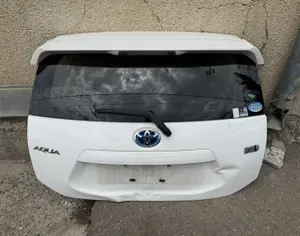 TOYOTA Aqua 2010-2014