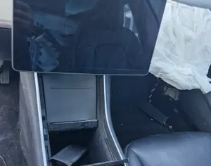 TESLA Model 3 2019 0.1 - 9
