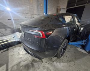 TESLA Model 3 2025 0.1 - 3