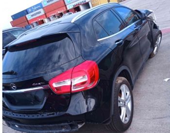 MERCEDES-BENZ GLA 250 2017 2.0 - 6