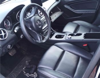 MERCEDES-BENZ GLA 250 2017 2.0 - 8