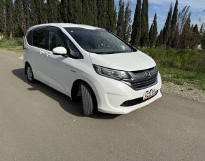 HONDA Freed 2013 1.5 - 3