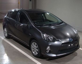TOYOTA Aqua 2012 1.5 - 10