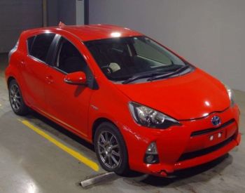 TOYOTA Aqua 2012 1.5 - 9