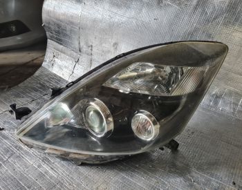 TOYOTA ISIS 2008-2016 - 1