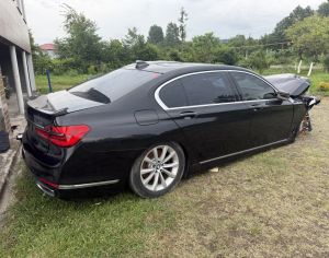 BMW 750 2018 3.0 - 1