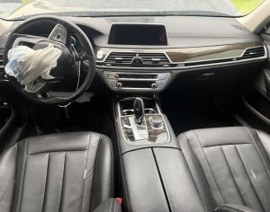 BMW 750 2018 3.0 - 3