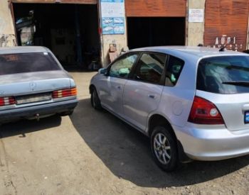 Honda civic 2004 წლიანი. იშლება.ნაწილები იდეალურ მდგომარეობაში. 571090909 დათო.551107409 ალეკო.