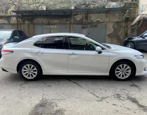 TOYOTA Camry 2018-2024     უკანა მარჯვენა კრილო , ორიგინალი , თეთრი ფერის , ფასი - 600 $